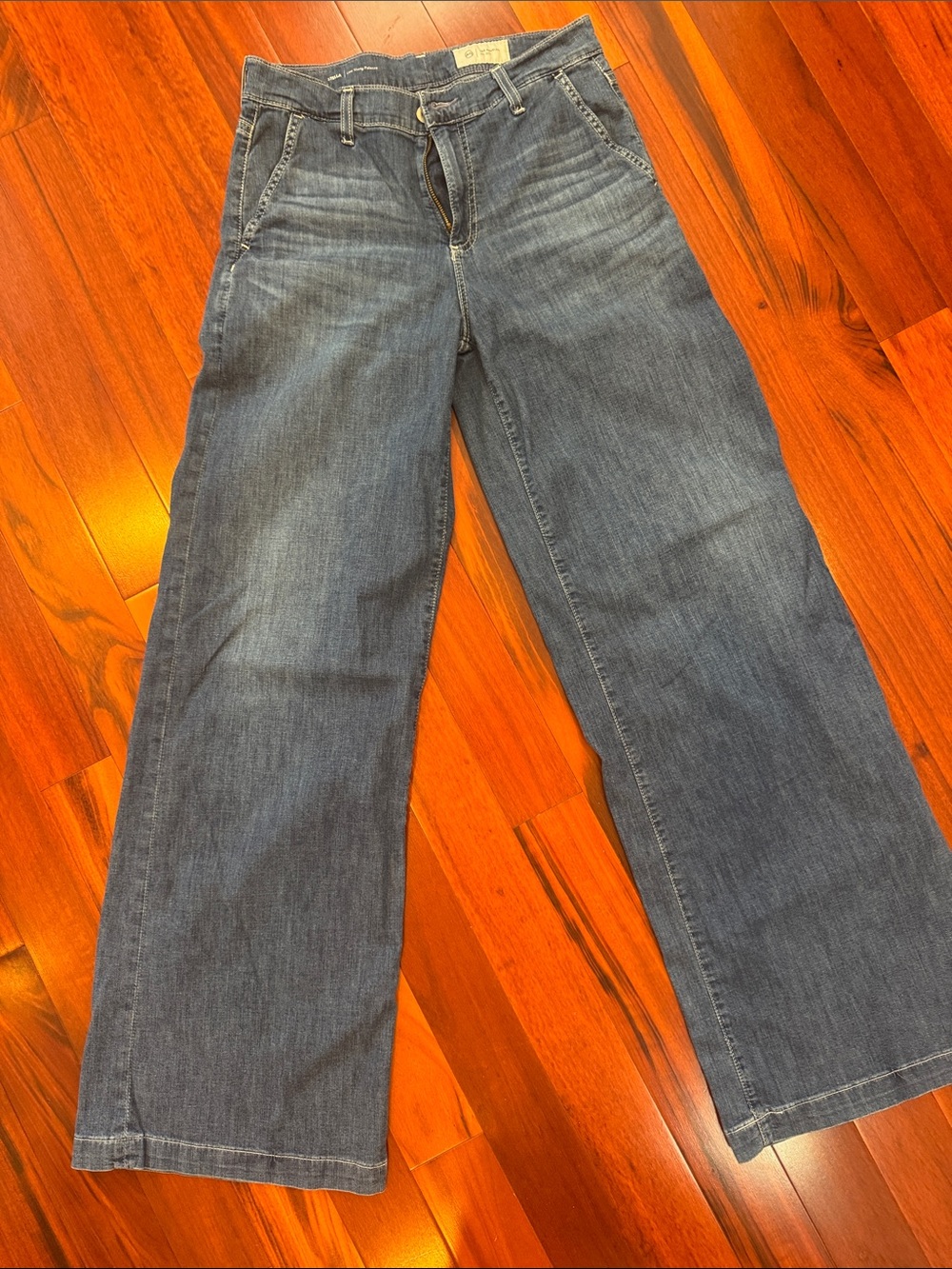 AG Adriano Goldschmied light weight baggy Jeans in Medium Blue size 25